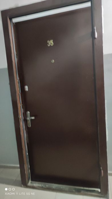 Продам железную дверь