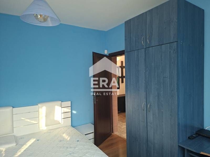 Дава се под наем Двустаен апартамент в Ловеч, Здравец - 67 кв.м за 357 € - Снимка #1