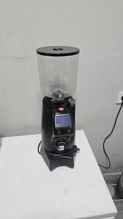 Кофемолка Eureka Zenith Neo 65e