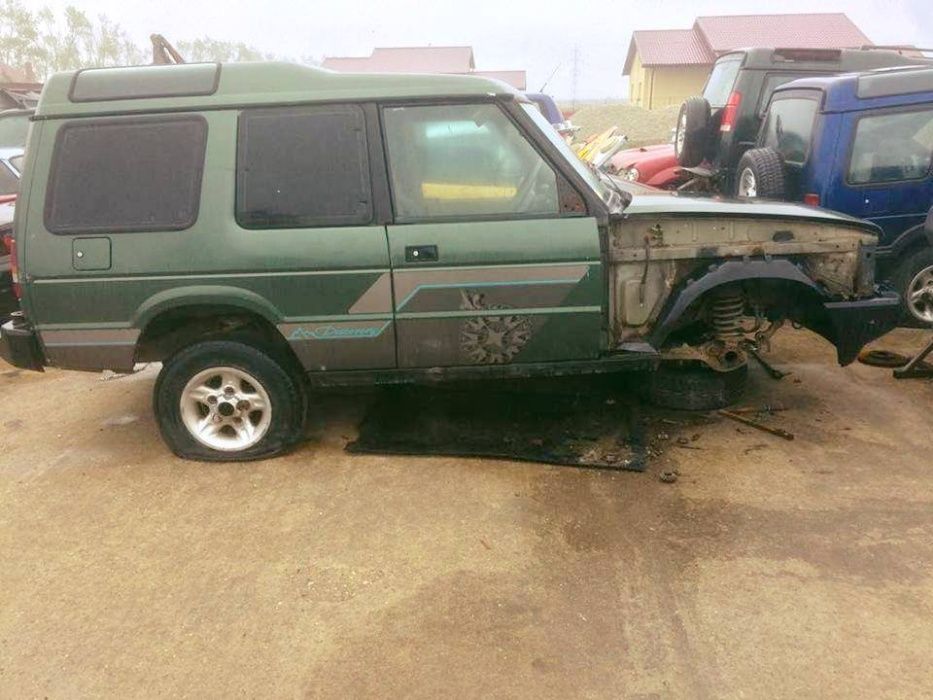 Dezmembrez Land Rover discovery 1