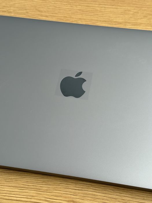 Macbook Pro 13", 2019, 2,4Ghz Quad-Core Intel Core i5