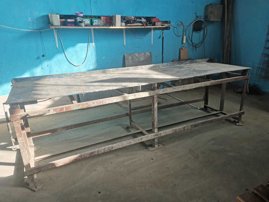 Masa vibranta, detin si matrite stalpi/placi gard.