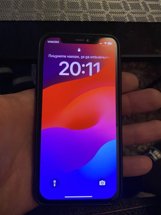 Продавам айфон 11 про със пукнат гръб 240