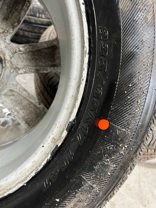 ГУМИ и ДЖАНТА за Kia Sorento 235/65/17 1