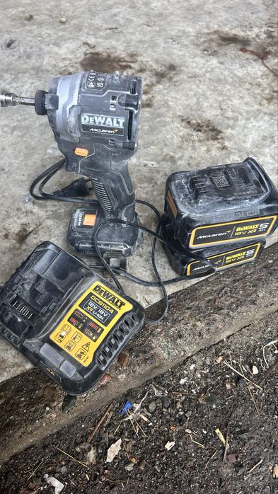 Шуруповерт DeWALT