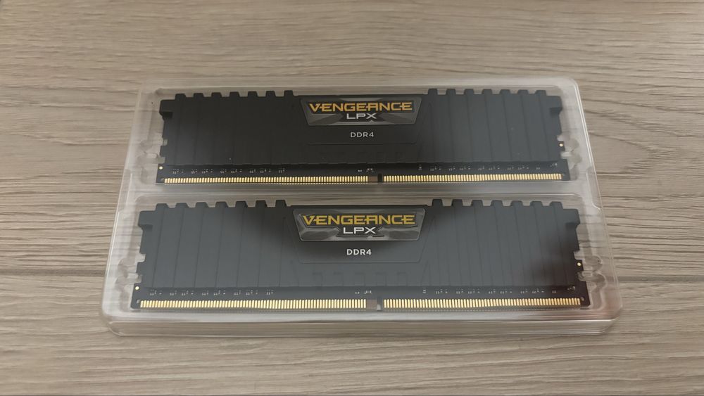 Memorie RAM Corsair 16 GB