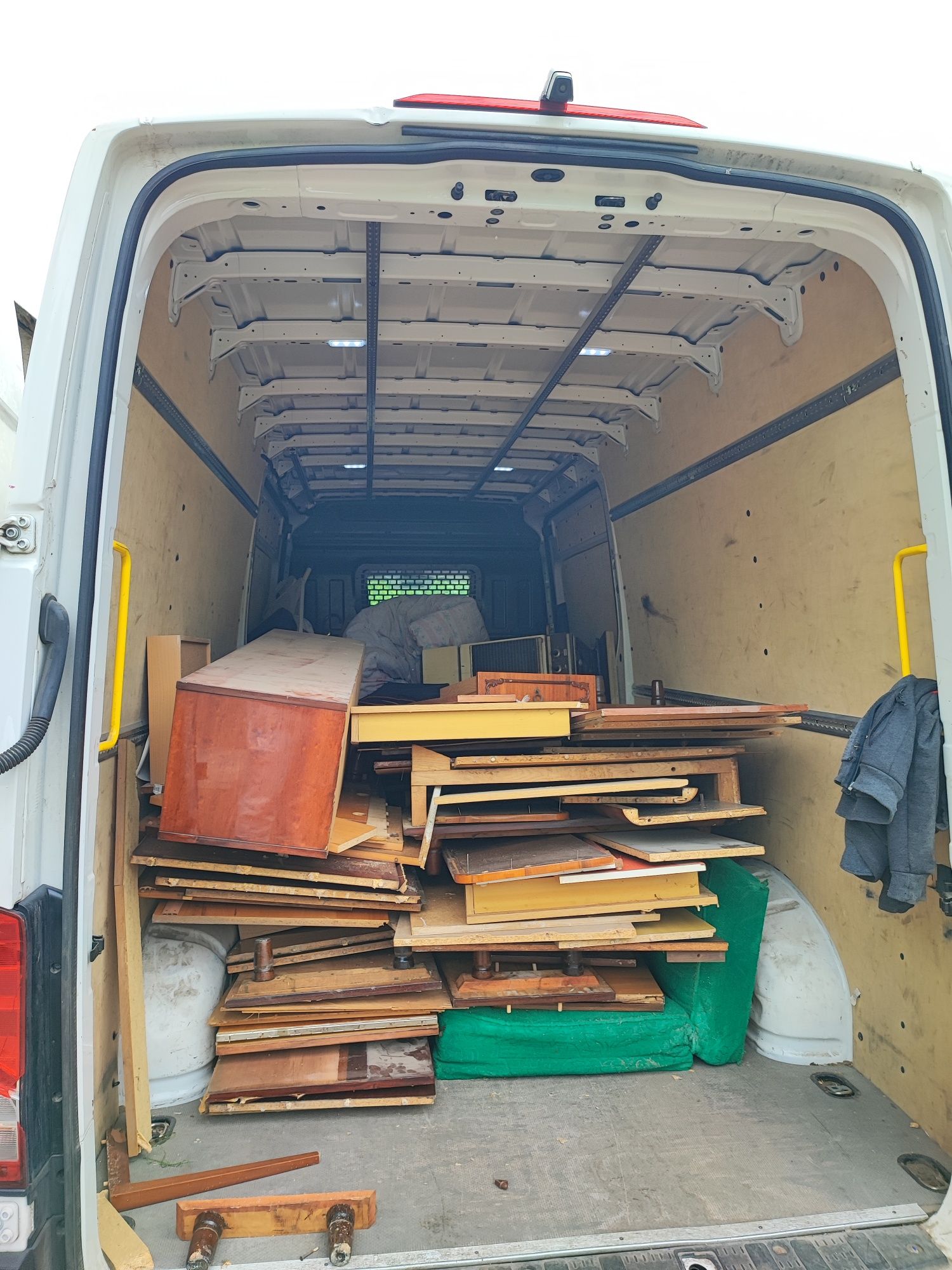 Relocări, Debarasări, Manipulanți, Transport, Mutări
