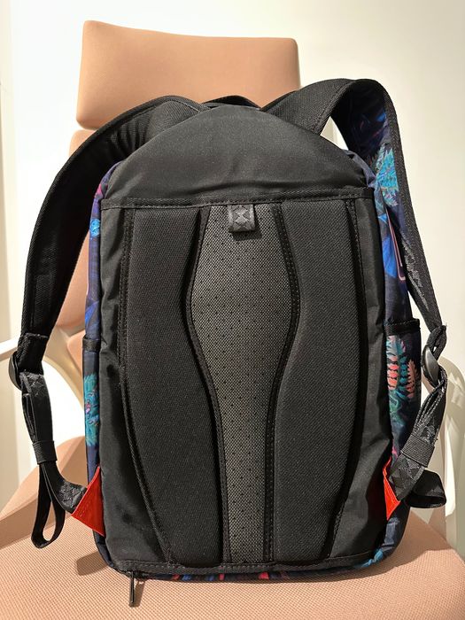 Ghiozdan Sprayground nou