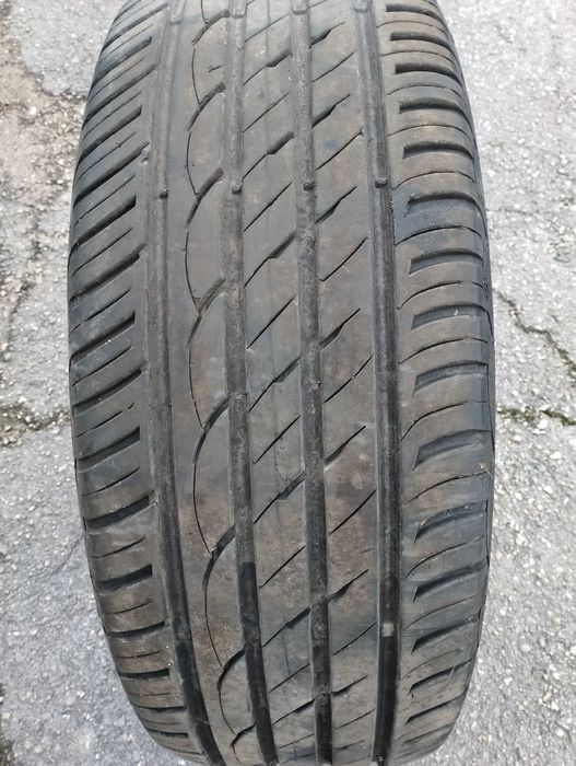 Продавам летни гуми 235/60/18 за джип