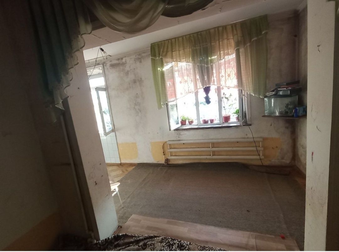 Qorasuv 6 avayhon maxalla masjid torisida 9 etajni dom 3 xona sotiladi