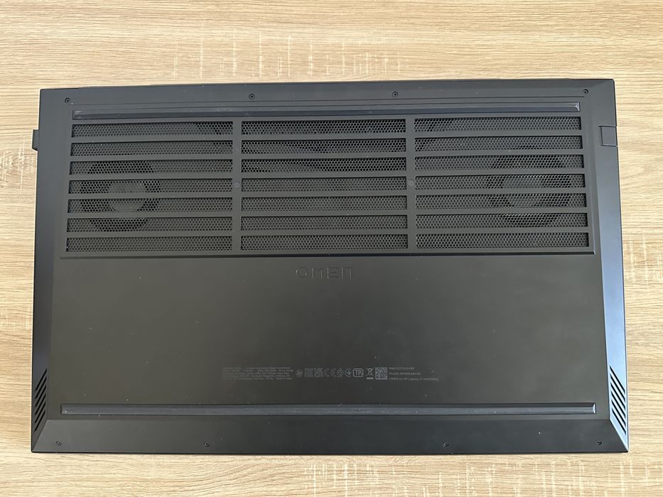 Laptop Gaming HP Omen 17-ck0009nq + Rucsac Gaming Omen