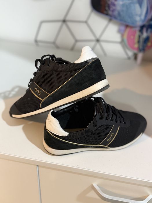 Vand Hugo Boss nr.39,5 merg la 40 casual impecabili