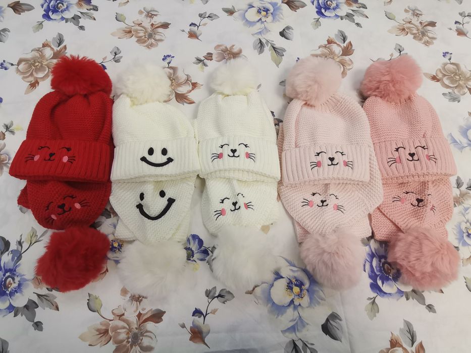 Seturi caciulite cu fular, 3-10 ani