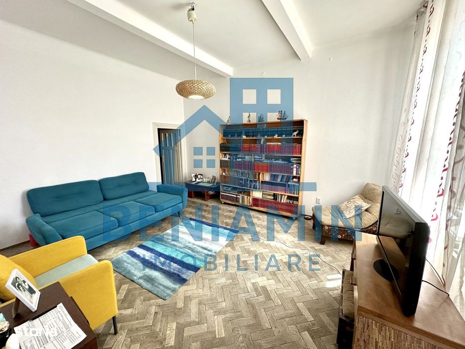 Apartament 107mp-Vizavi de Primarie-Etaj 2-Casa alba-Foarte spatios
