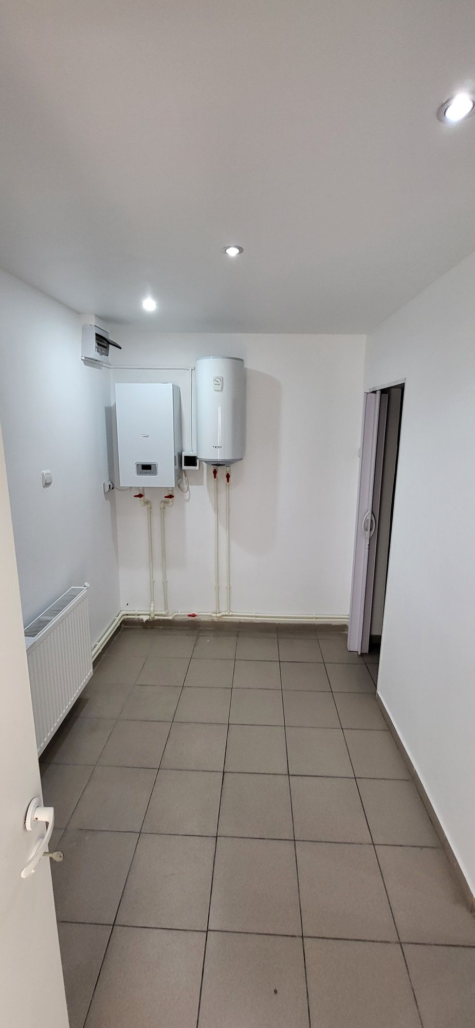 Vând sau închiriez spațiu comercial 50m/2  500€