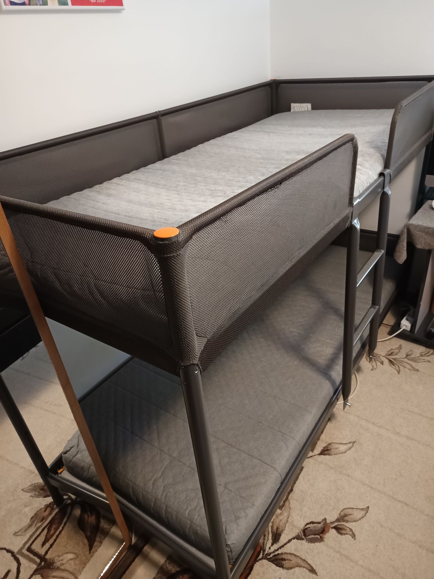 Pat suprapus metalic IKEA cu saltele incluse – stare foarte bună*