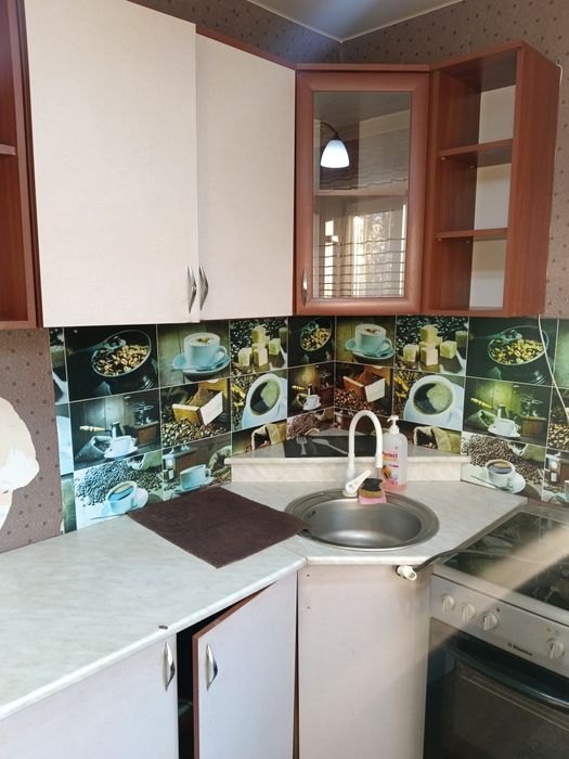 Продам 2 х комн квар. 3 мкр-7 дом- 2   этаж