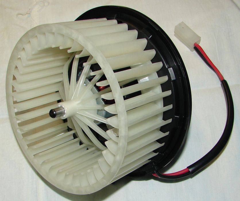 Моторчик печки на Ауди В4 Ауди В3 Volkswagen Passat Golf