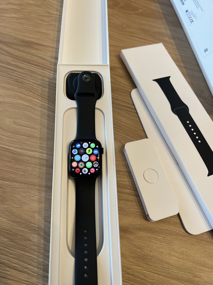 Apple Watch 7, GPS, Carcasa Midnight Aluminium 45 mm