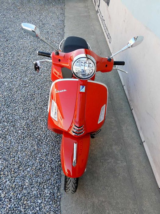 Scuter Vespa GTS Super 125 2024 | Rate | Leasing