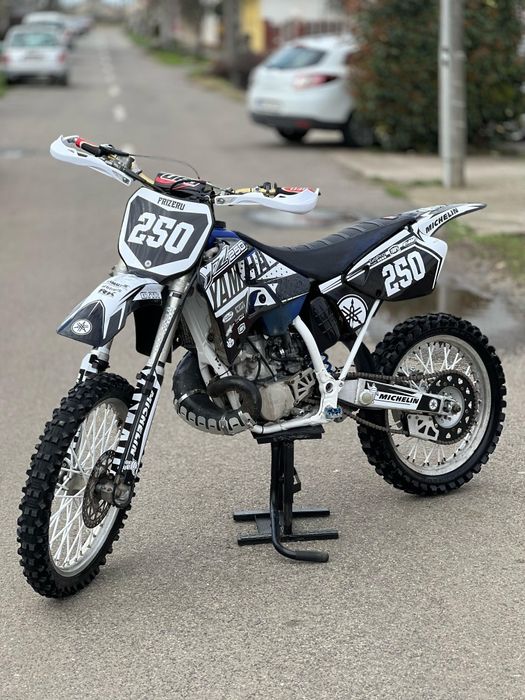 Vând Yamaha yz 250 2 timpi Power valve /Stare bună/1950€ neg!