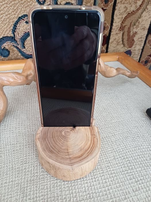 Продам подставки под телефон.