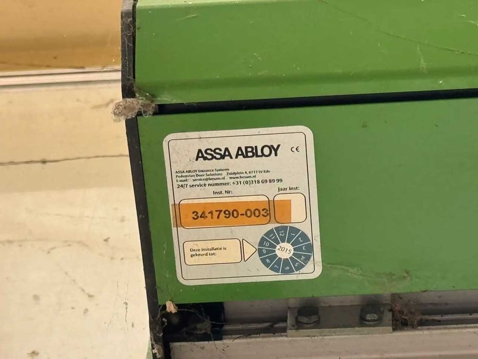 Автоматична плъзгаща външна врата търговско помещение