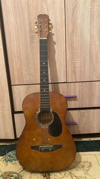 Гитара в подарок 6 струн+Медиатор