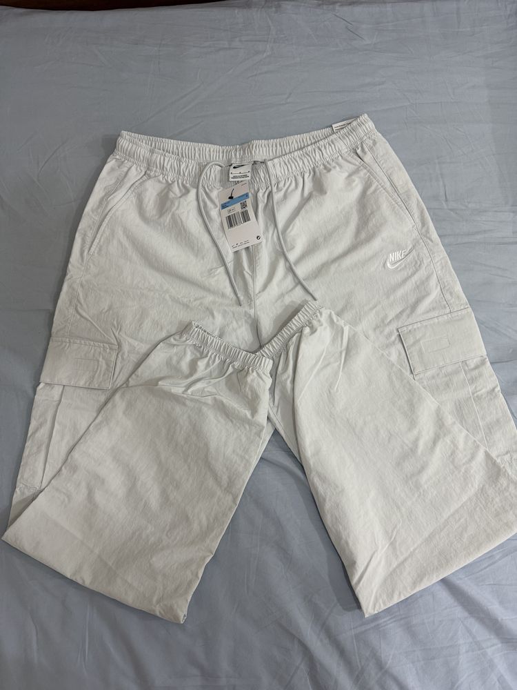 Nike Cargo Pants - Size M - NEW
