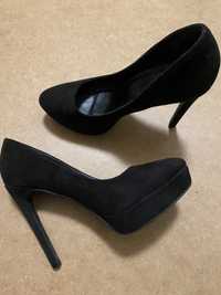 Елегантни дамски обувки