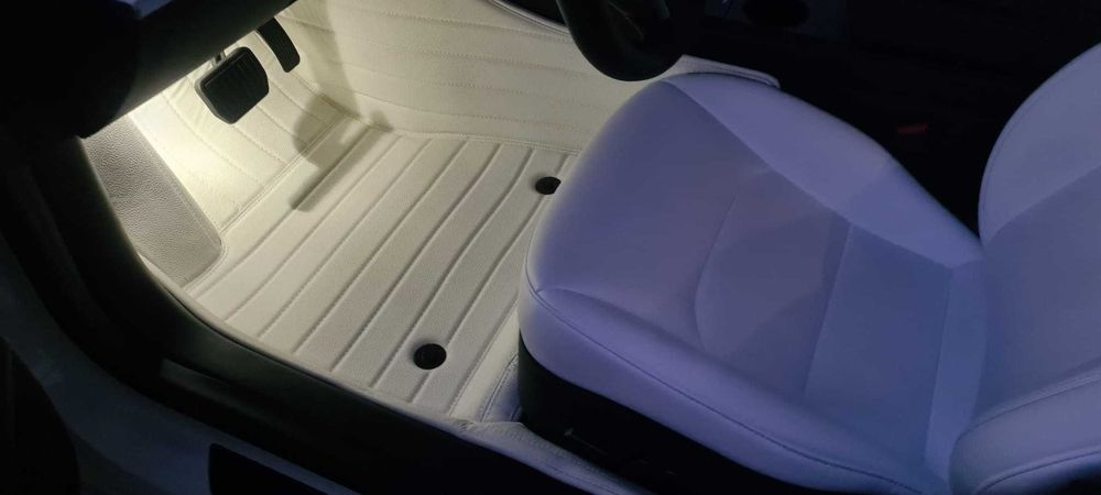 Vand tesla model 3 aug  2022 Long range piele alba