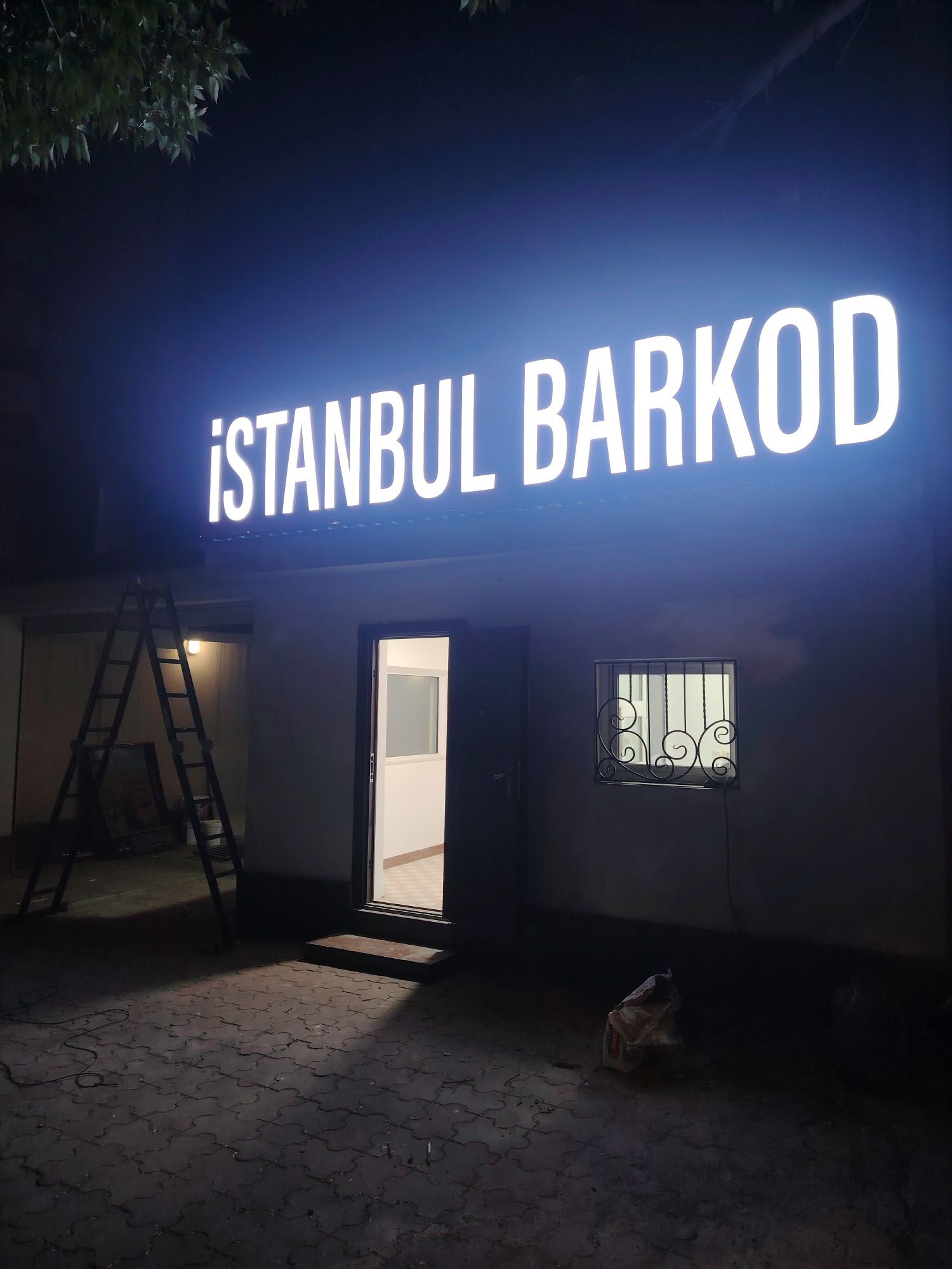 Reklama banir bukva