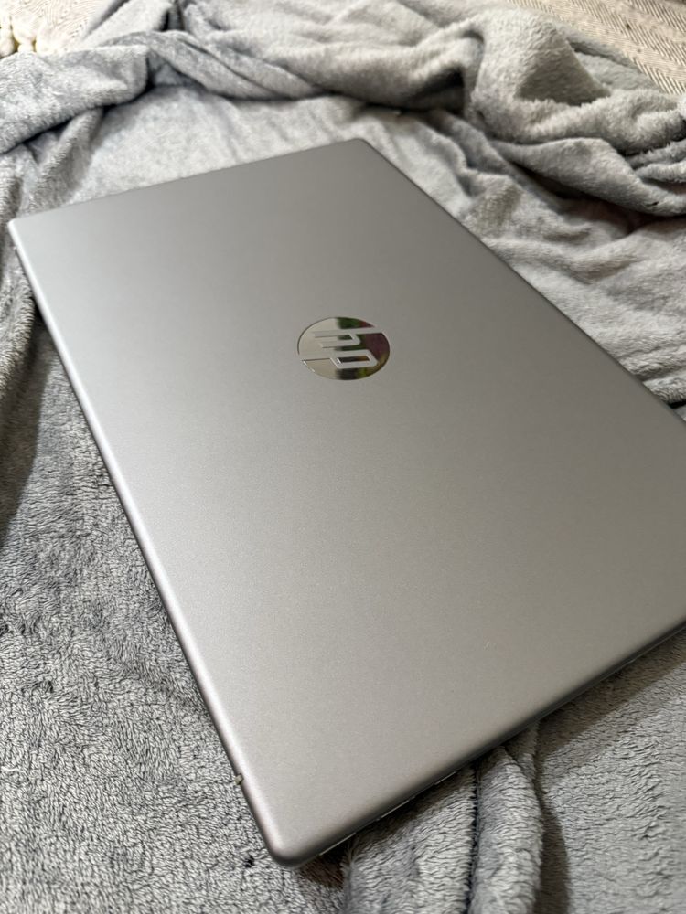 Laptop HP 250 G10 procesor i7 16GB DDR4 RAM