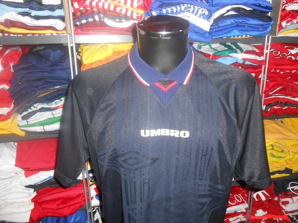 tricou sport umbro marimea XL original 100% nou fara eticheta