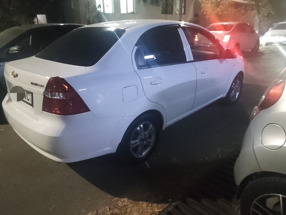 Нексия 3 срочно сотилади