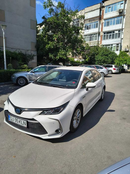 Corolla sedan hybrid in garantie- 18500 euro
