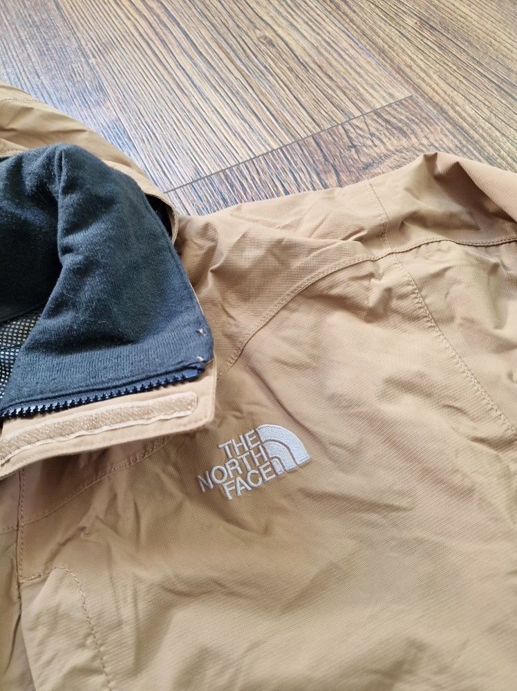 Страхотно мъжко яке THE NORTH FACE , модел HYVENT, размер М