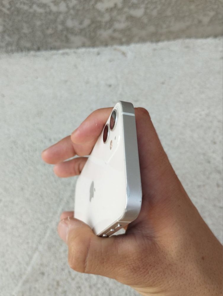 iPhone 12 mini o’rta holatda