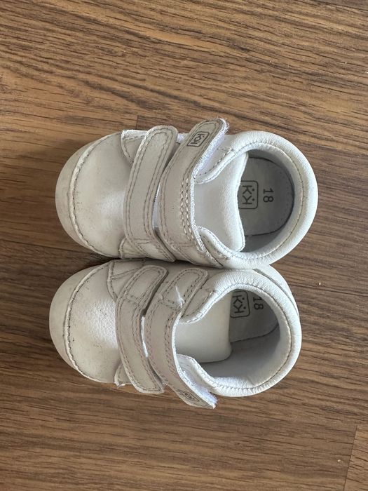 Буйка, боси обувки за прохождане ,18 номер. 11,7см стелка.