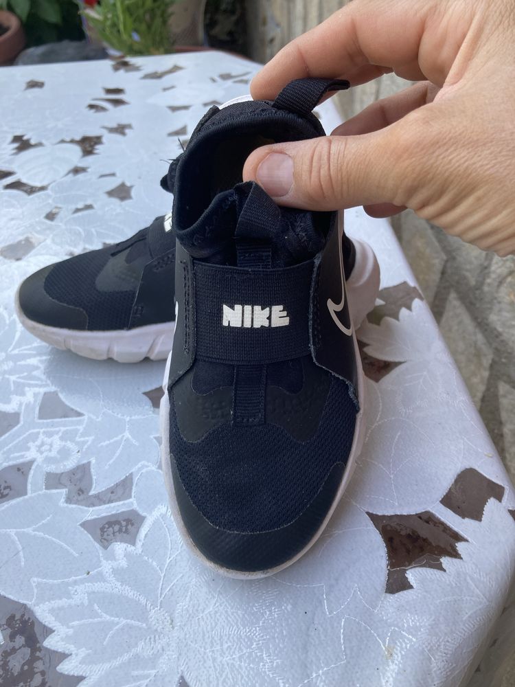 Nike Flex Runner 2 PSV Детски маратонки 28.5 номер