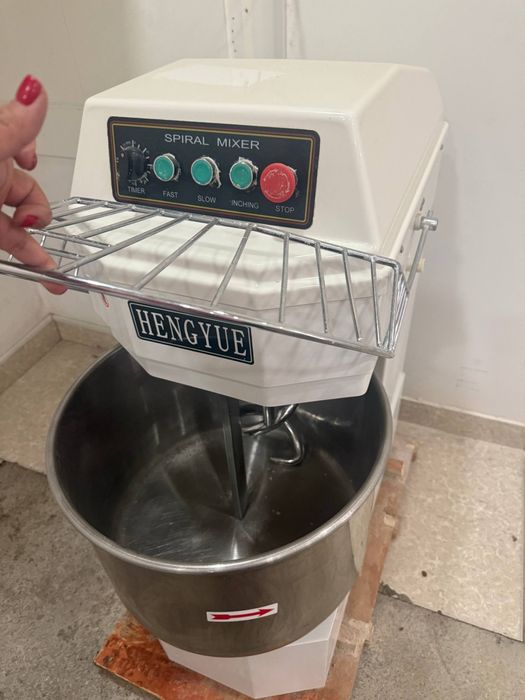 Тестомешалка в отличном состоянии. Яхши холатдаги хамир коргич.