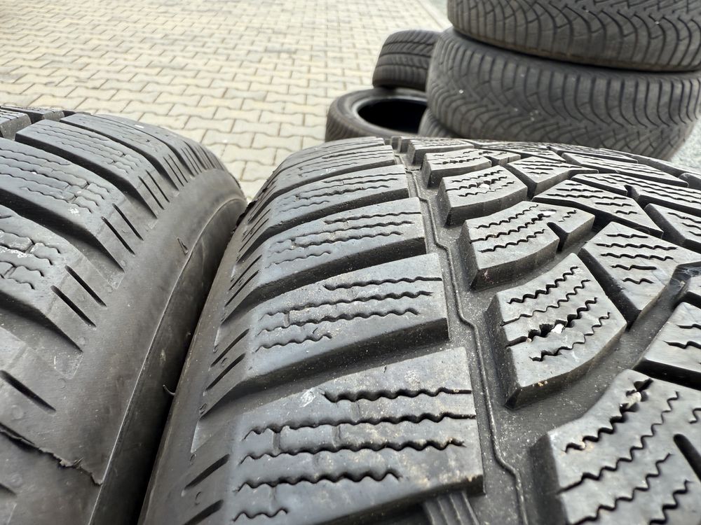 4бр. Отлични Зимни Гуми 215/65R/16 -DUNLOP- DOT:3019- 6,5мм.