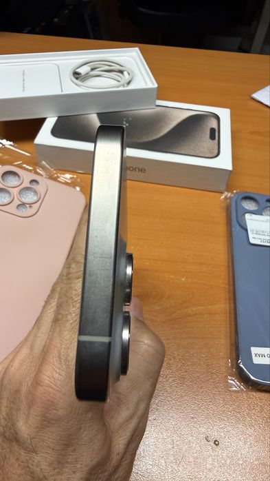 Продавам GSM Iphone 15 Pro Max 256GB