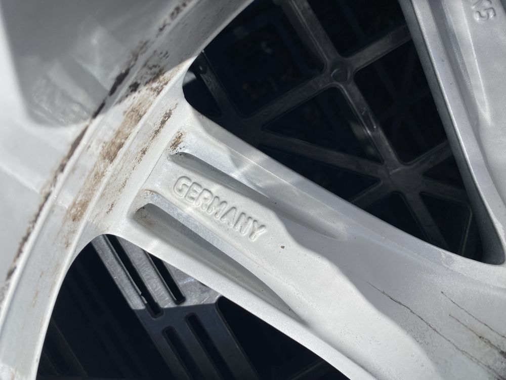 17  цола 5 х 112 мм Фолксваген Пасат , Голф , Туаран , VW