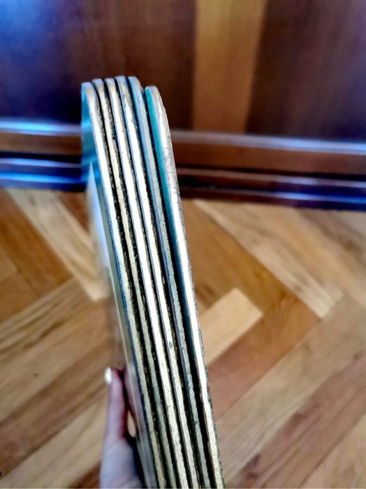 Антикварна поставка за списания за муз. плочи + 6 подложки за чинии