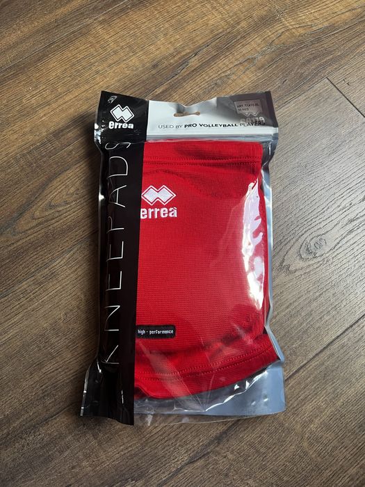 Errea наколенки XL