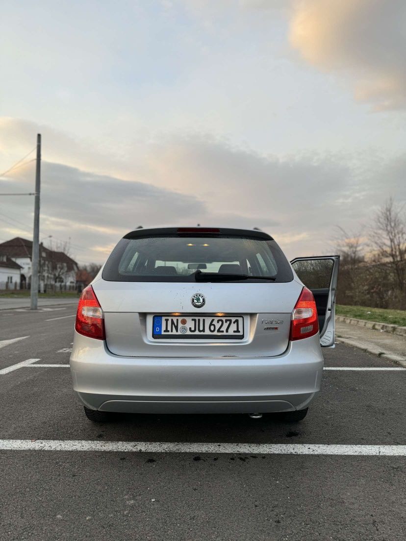 Skoda fabia 1.2 2012