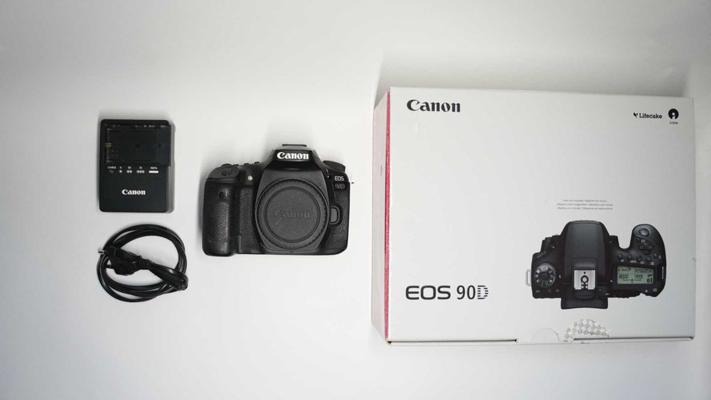 Фотоаппарат Canon EOS 90D body