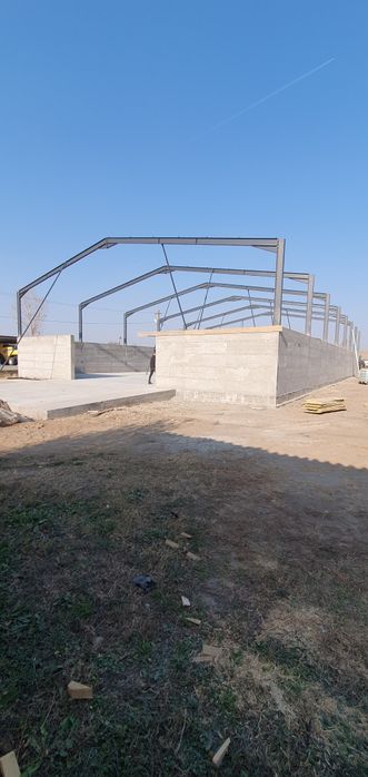 Vand hale metalice la cele mai bune preturi