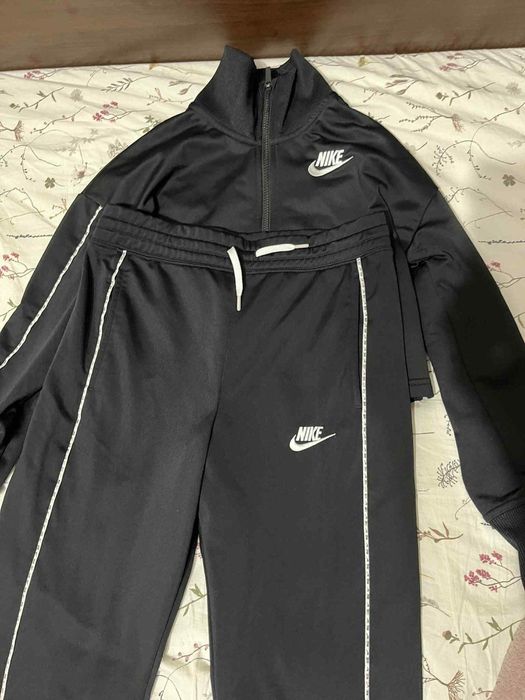 Продавам екип на nike